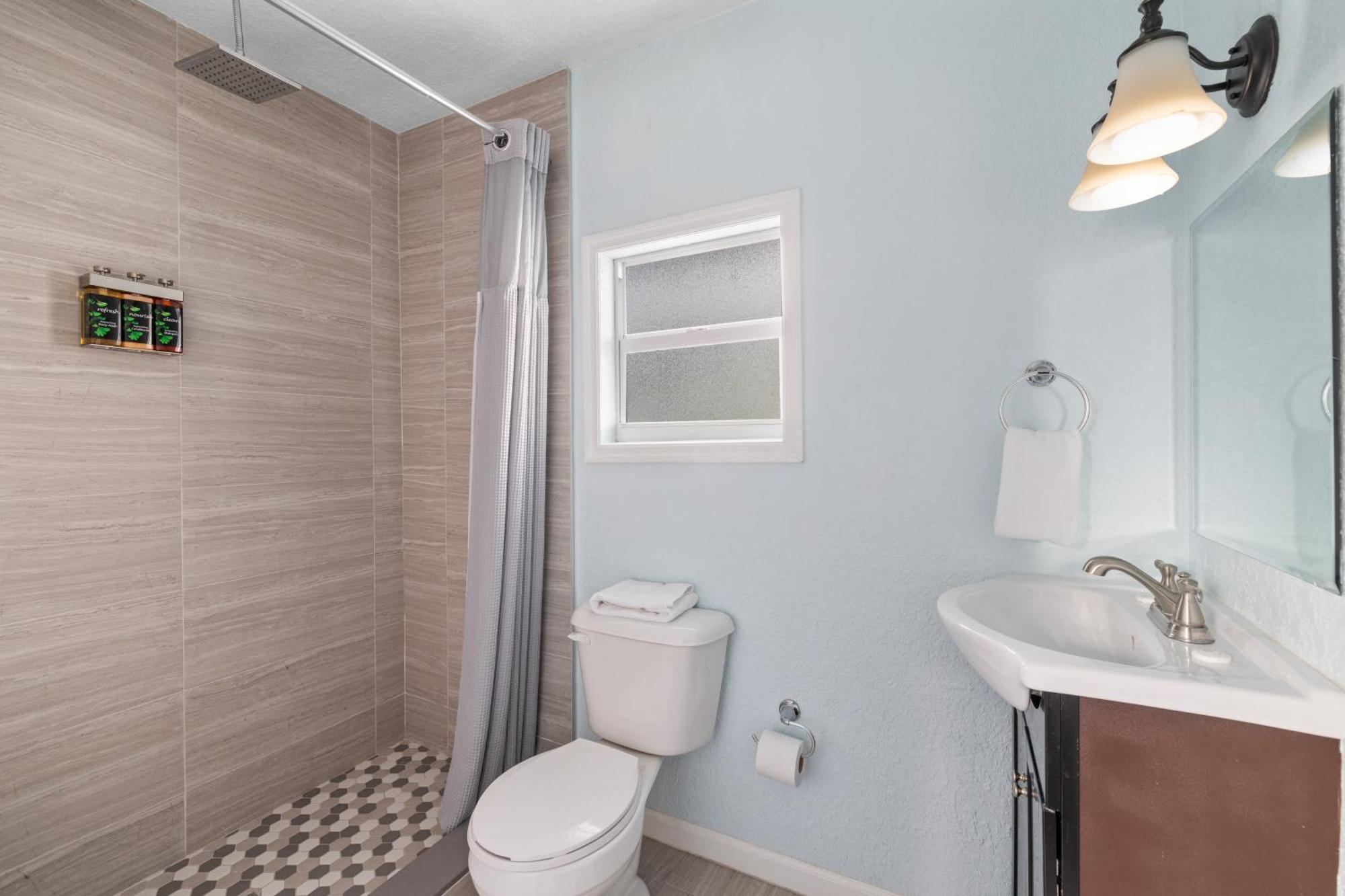 Sun Outdoors Key Largo Hotel Room photo